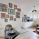 Expat Renting - Le Petit Matabiau - Netflix - Train Station