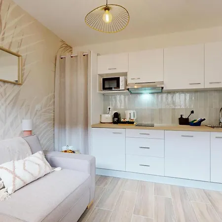 Expat Renting - Le Petit Matabiau - Netflix - Train Station *