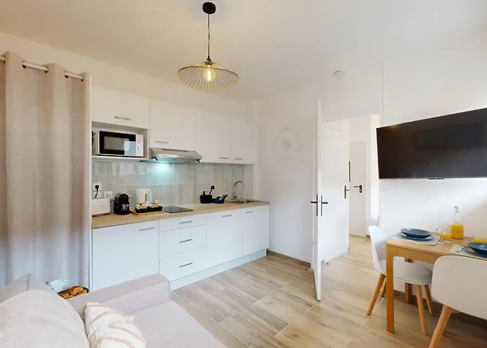 Expat Renting - Le Petit Matabiau - Netflix - Train Station Toulouse