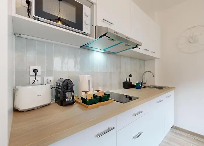 Expat Renting - Le Petit Matabiau - Netflix - Train Station トゥールーズ