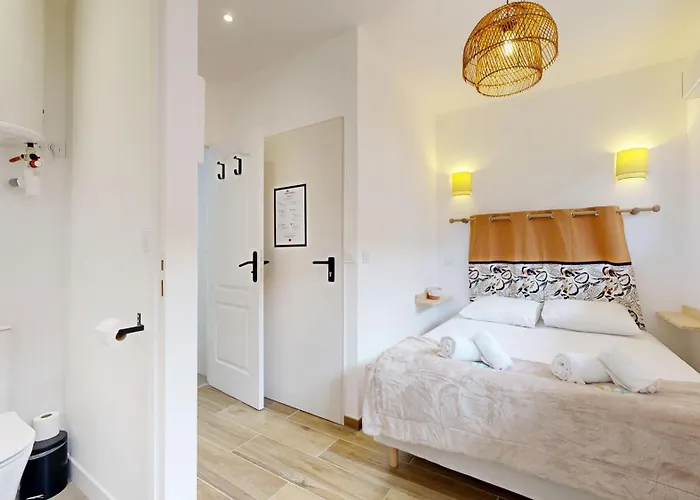 Expat Renting - Le Petit Matabiau - Netflix - Train Station