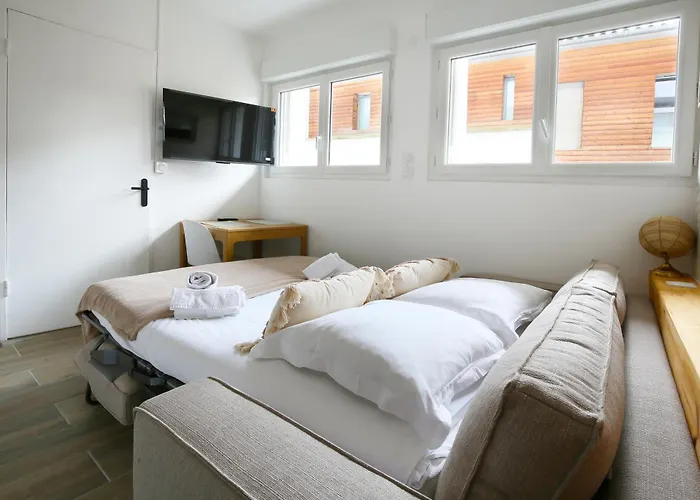 Expat Renting - Le Petit Matabiau - Netflix - Train Station アパート トゥールーズ