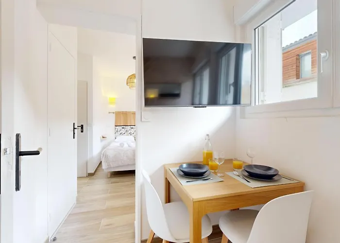 Expat Renting - Le Petit Matabiau - Netflix - Train Station Тулуза