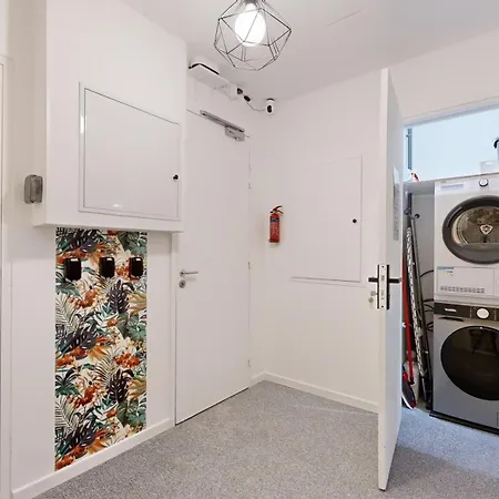 Expat Renting - Le Petit Matabiau - Netflix - Train Station Toulouse